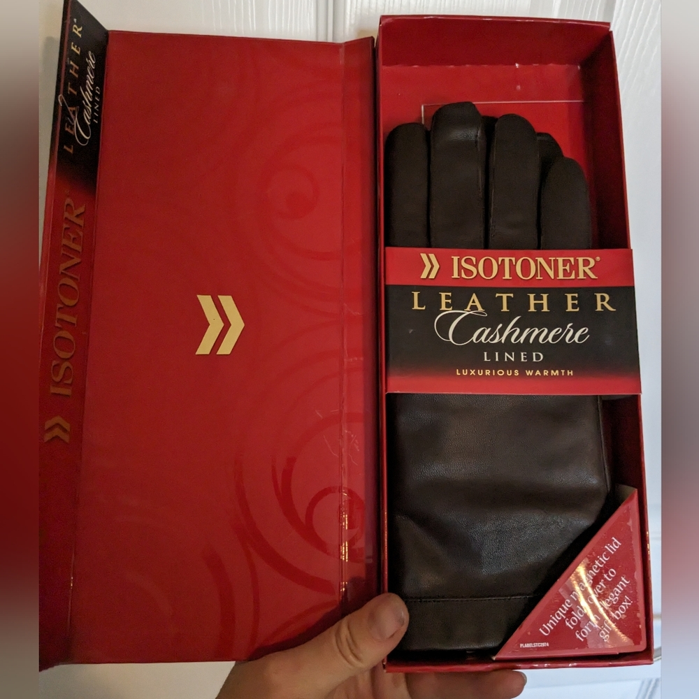 NIB Cashmere lined Leather gloves